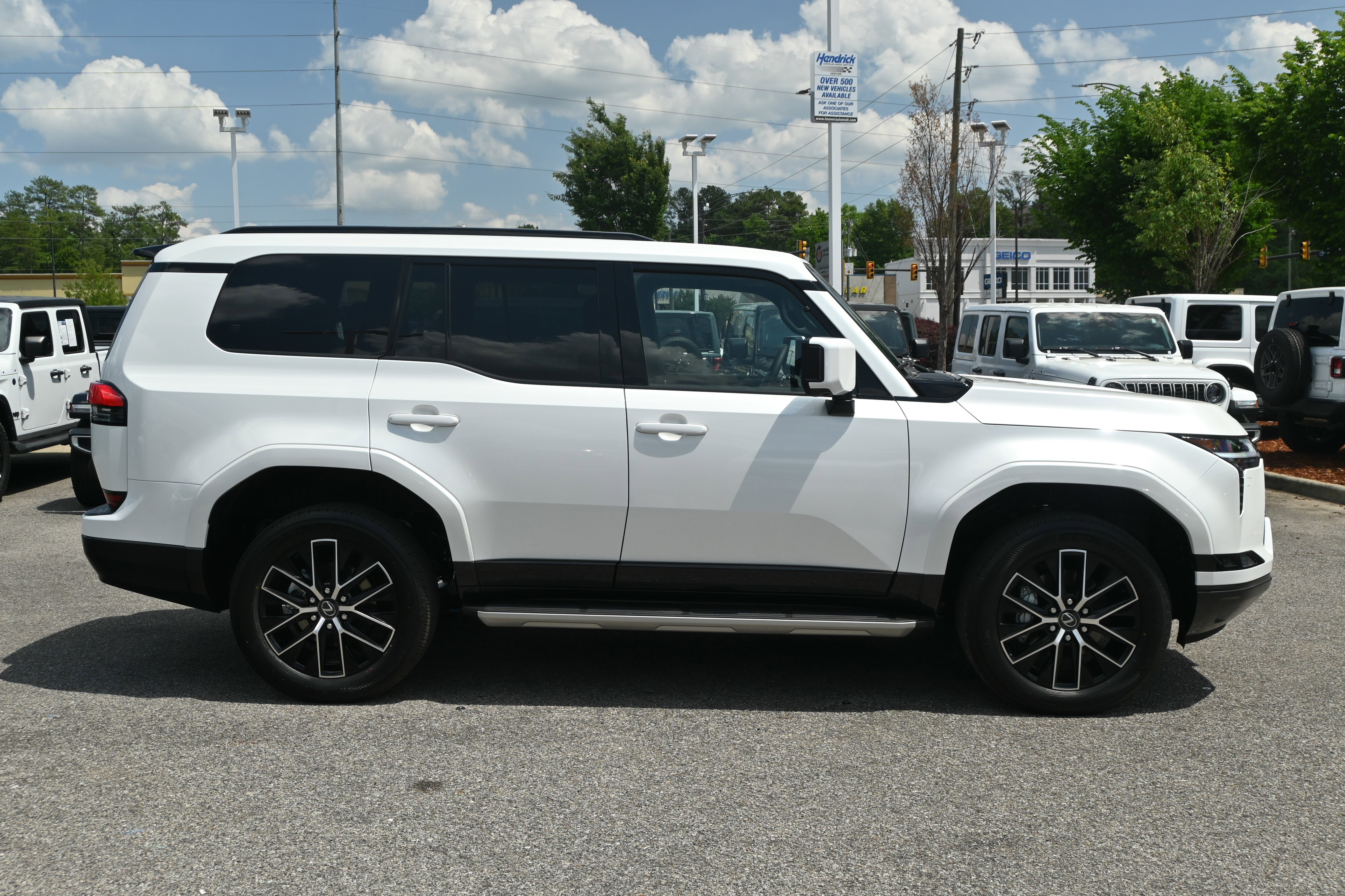 Used 2026 Lexus GX 550 w/ Cold Area Package AWD/4WD image 11