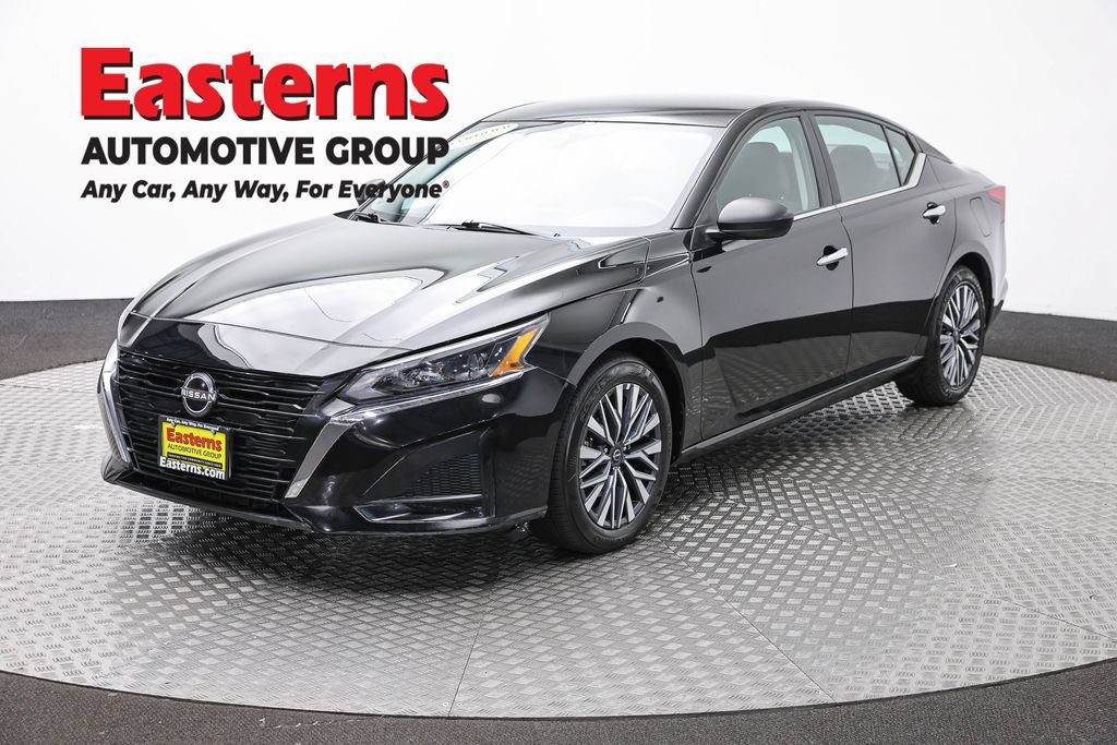 Used 2025 Nissan Altima 2.5 SV FWD image 1