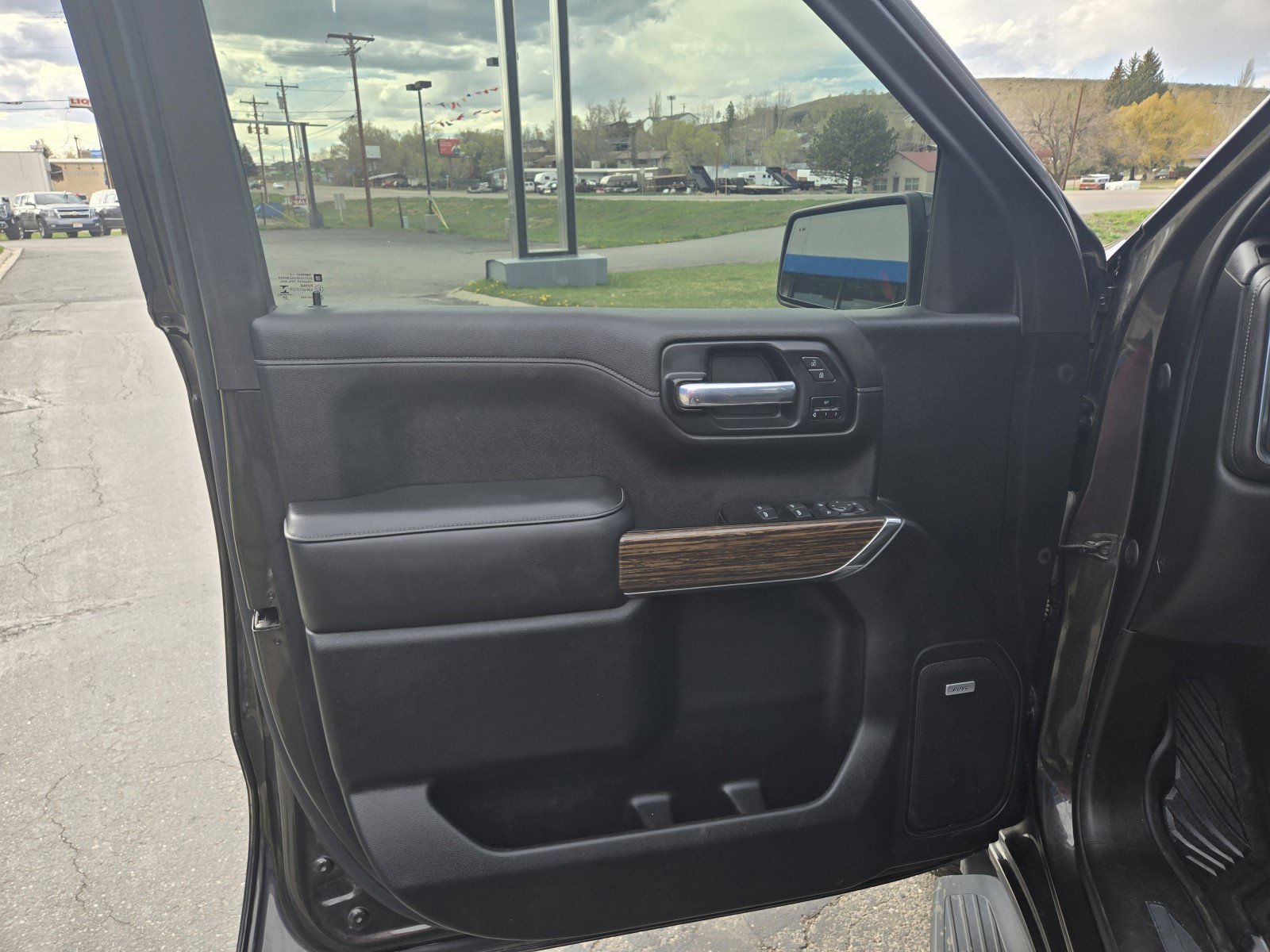 Used 2021 Chevrolet Silverado 1500 High Country w/ Z71 Off-Road Package image 12