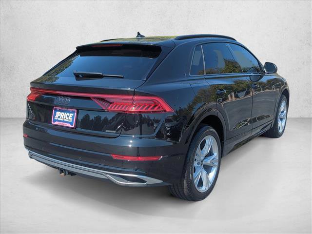 Used 2022 Audi Q8 Premium image 5