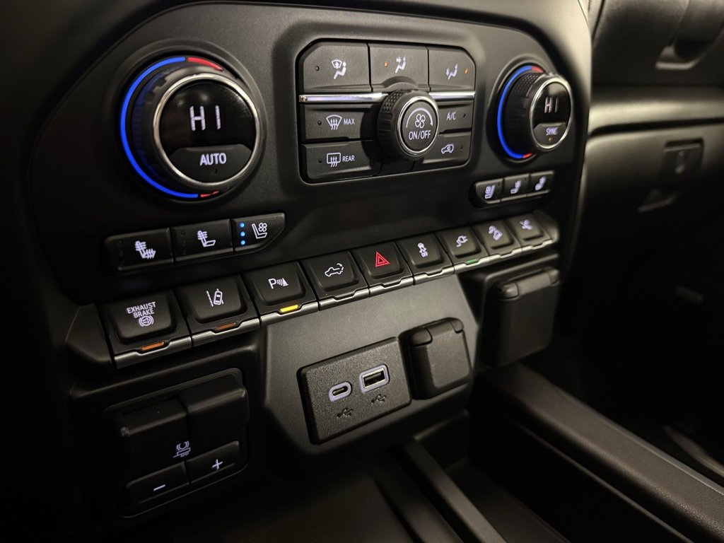 Used 2022 Chevrolet Silverado 2500 LTZ w/ LTZ Plus Package image 41