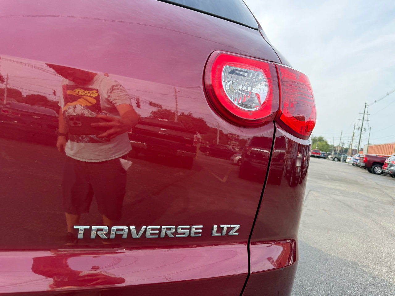 Used 2010 Chevrolet Traverse LTZ image 4