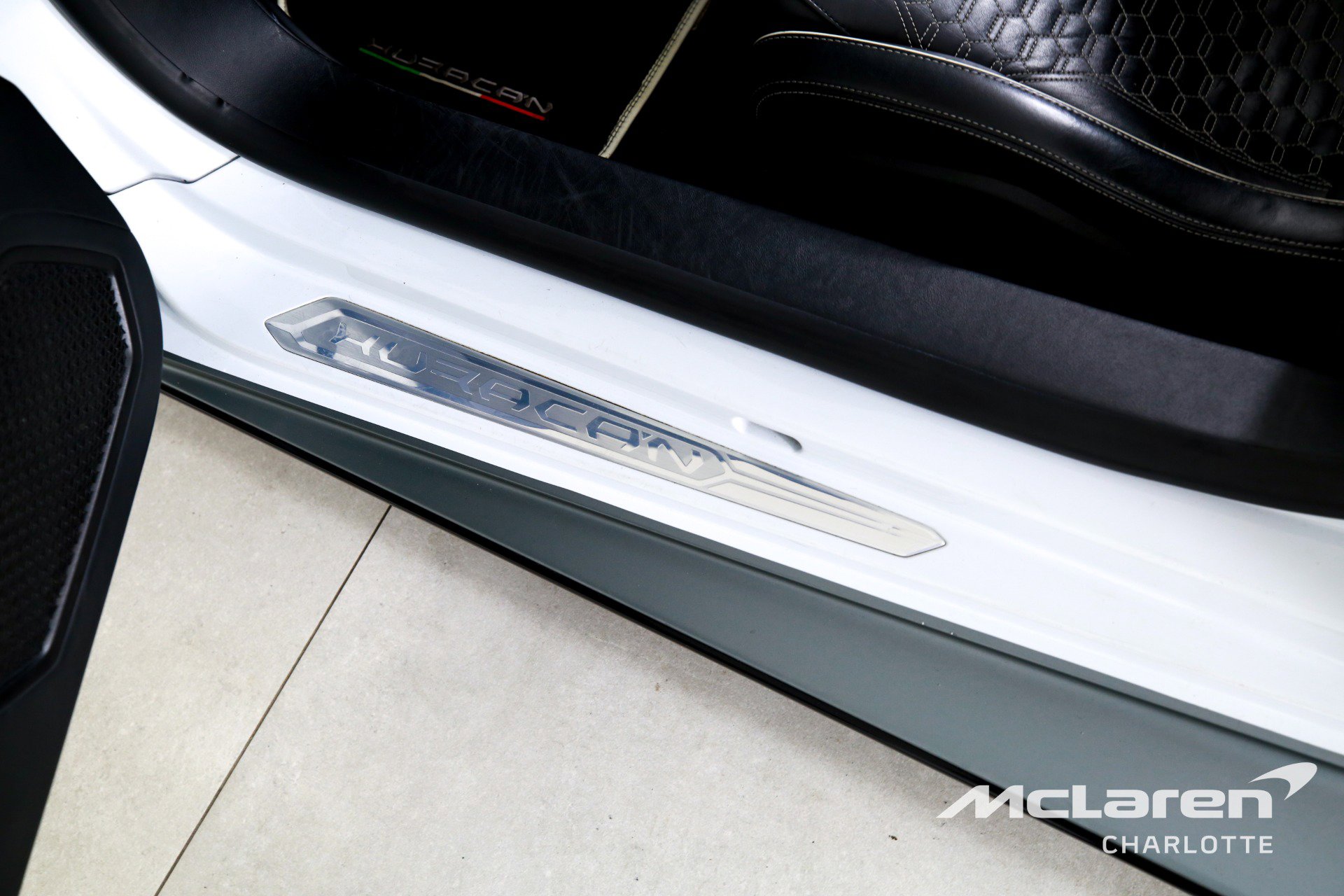 Used 2021 Lamborghini Huracan EVO image 17