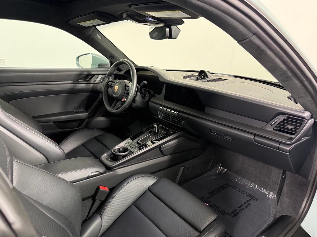 Certified 2025 Porsche 911 Carrera 4 GTS AWD/4WD image 15