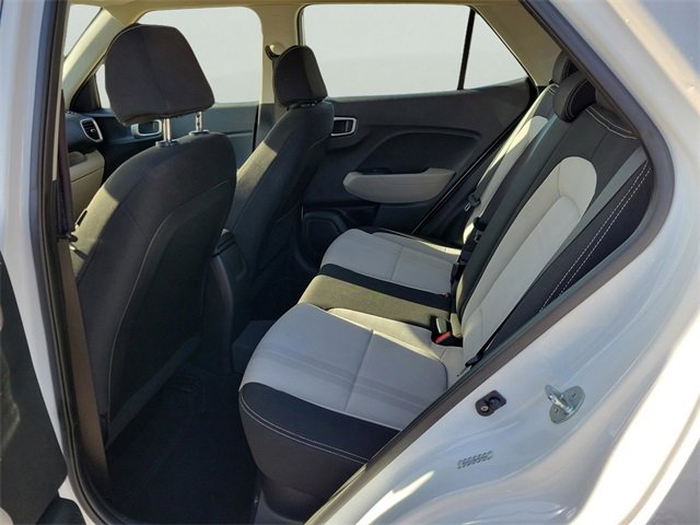 Used 2023 Hyundai Venue SEL image 9