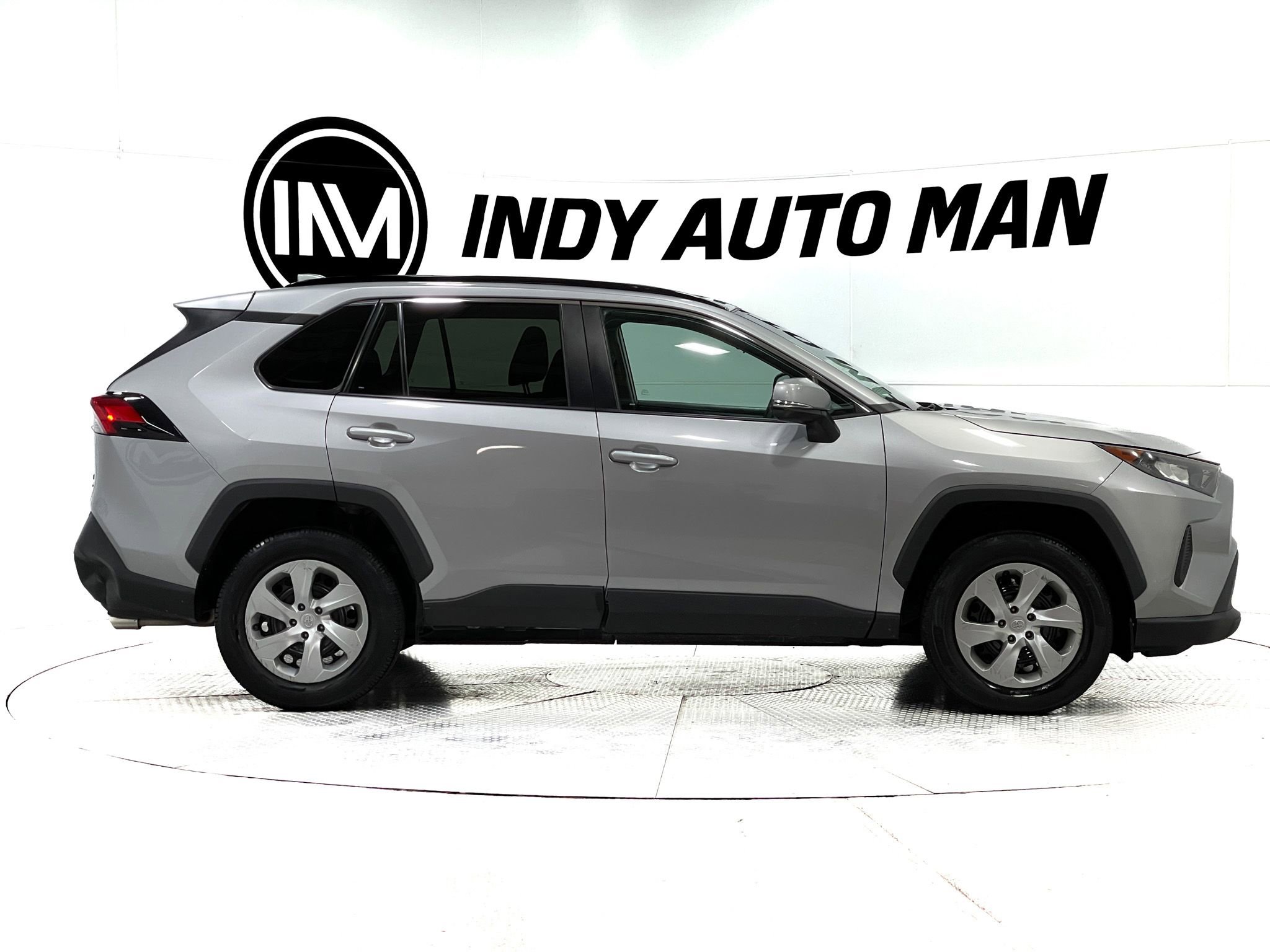 Used 2021 Toyota RAV4 LE w/ Carpet Mat Package (TMS) AWD/4WD image 3