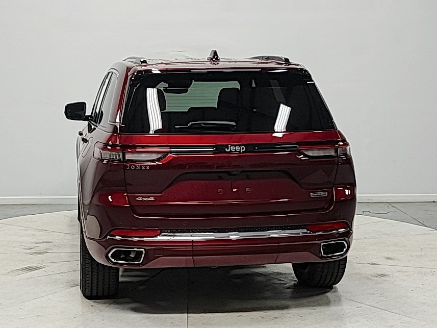 Used 2023 Jeep Grand Cherokee Overland AWD/4WD image 12