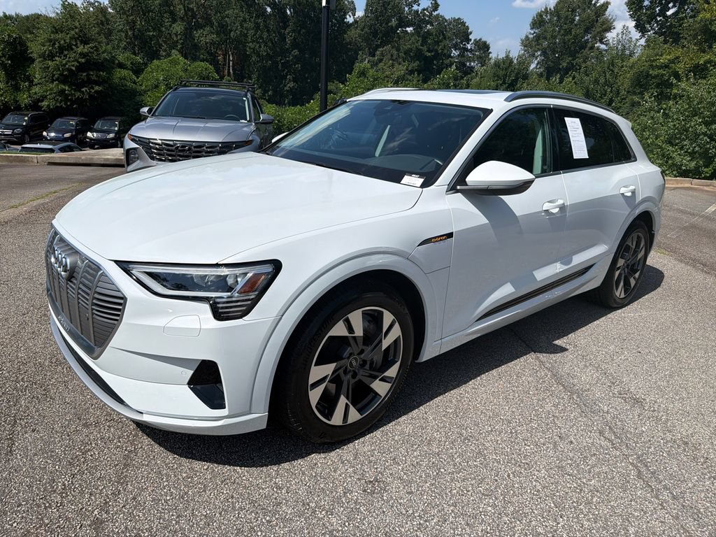 Used 2022 Audi e-tron Premium AWD/4WD image 3