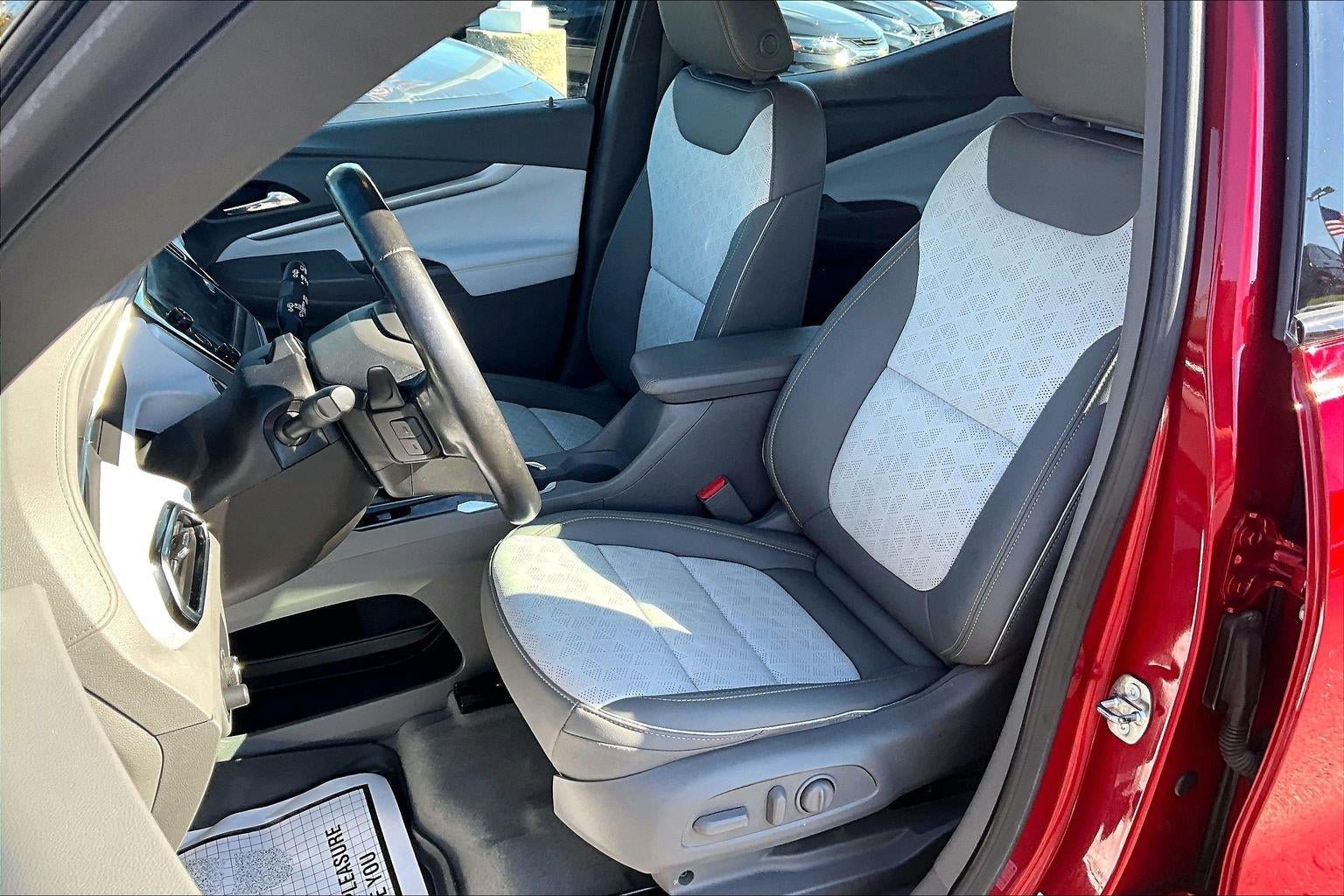 Used 2023 Chevrolet Bolt EUV Premier w/ Sun & Sound Package FWD image 20