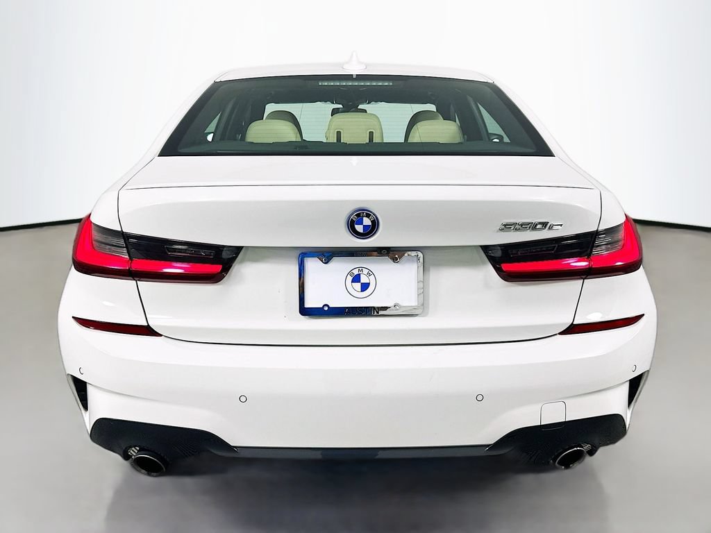 Used 2022 BMW 330e w/ M Sport Package RWD image 6