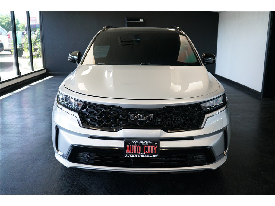 Used 2022 Kia Sorento EX w/ Panoramic Sunroof Package FWD image 2
