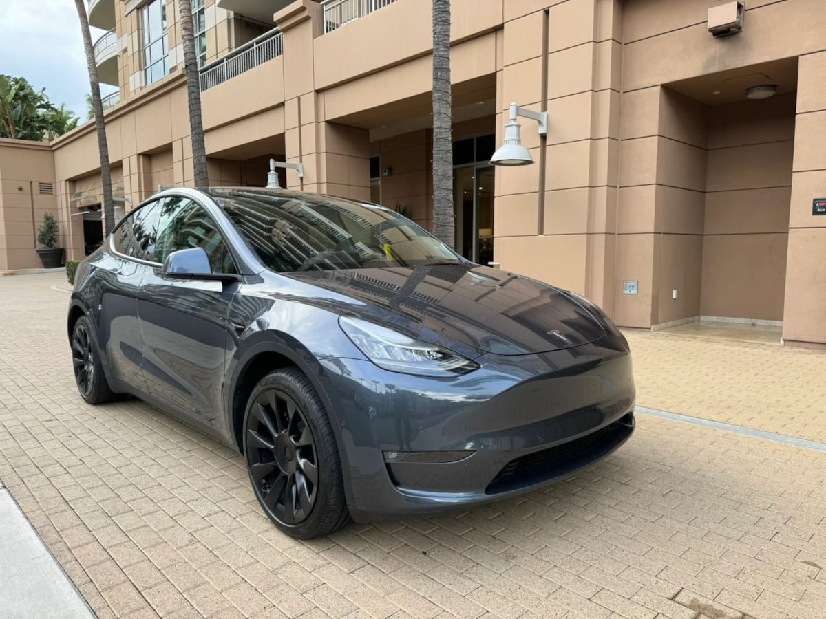 Used 2023 Tesla Model Y Long Range AWD/4WD image 3