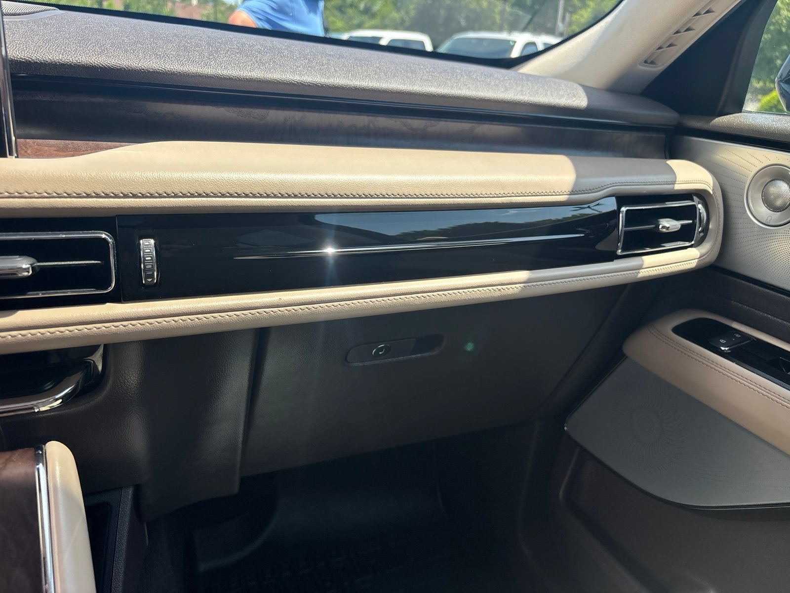 Used 2021 Lincoln Aviator Reserve w/ Equipment Group 201A AWD/4WD image 33