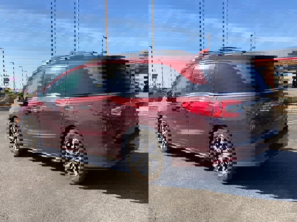 Used 2018 Honda Odyssey Elite image 7