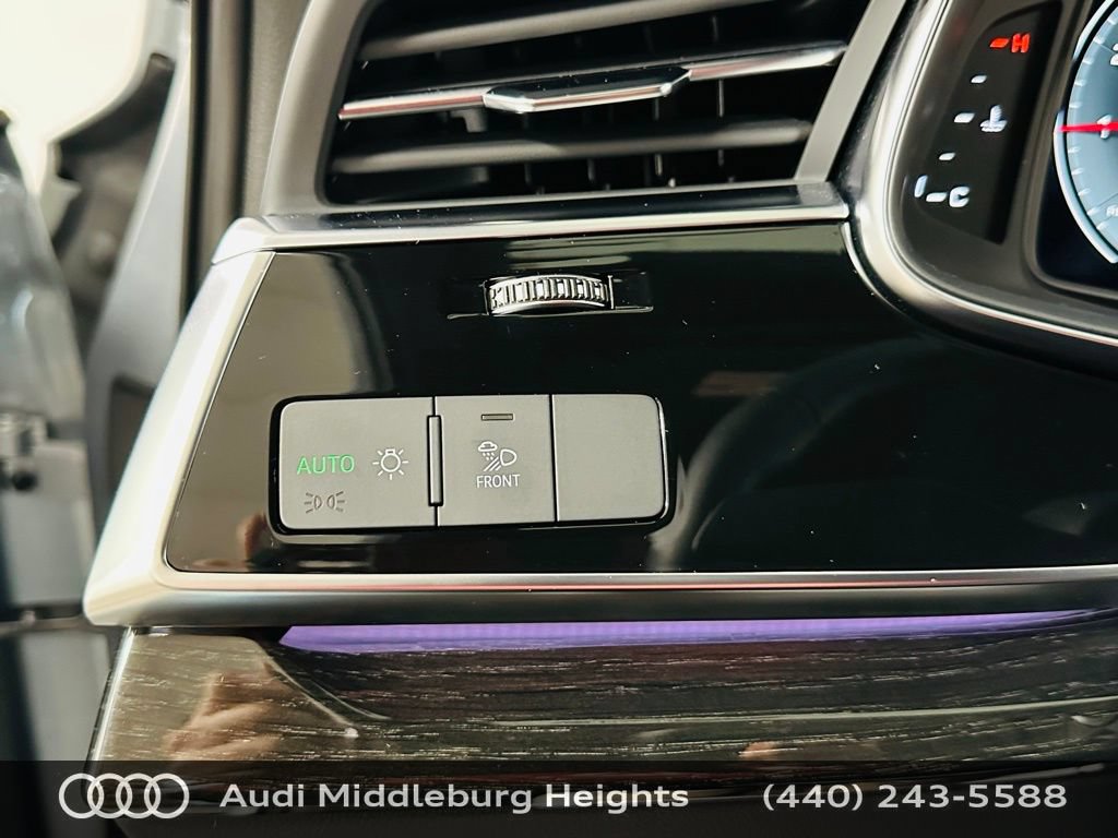 Certified 2025 Audi Q7 2.0T Premium w/ Convenience Plus Package AWD/4WD image 16