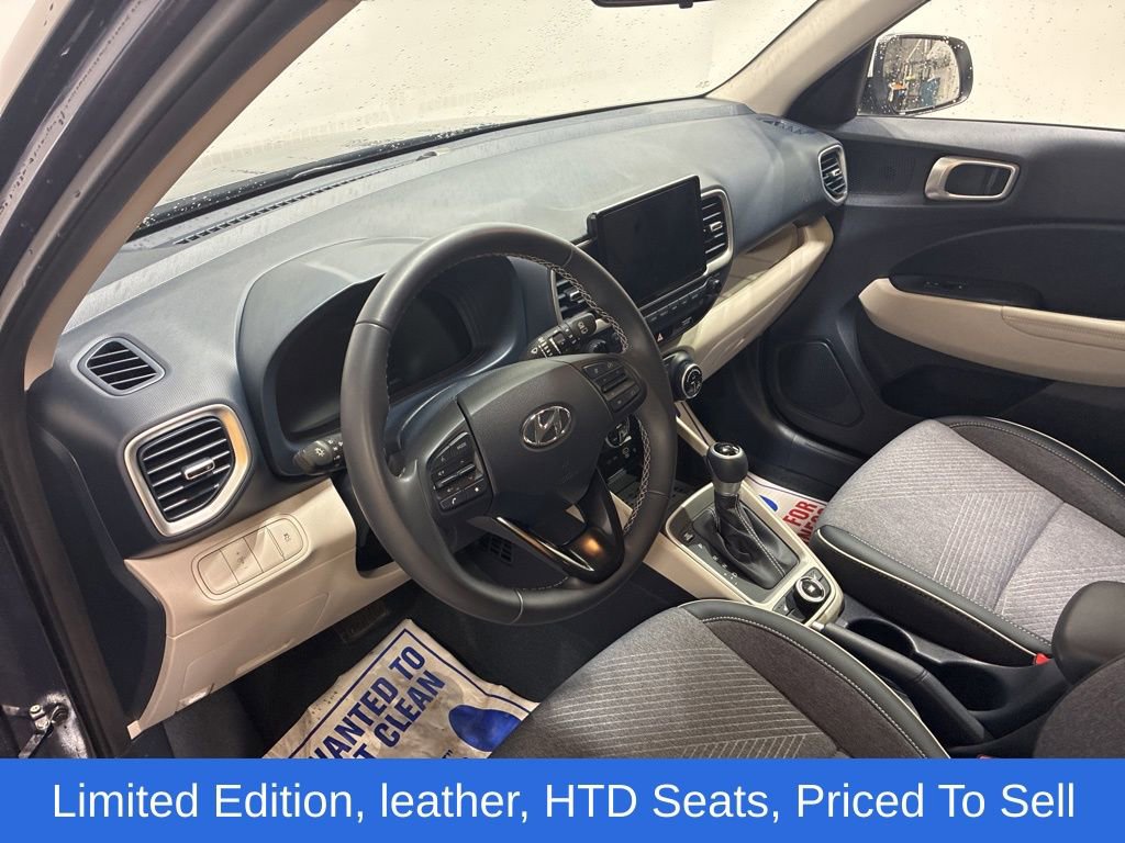 Used 2025 Hyundai Venue Limited image 29