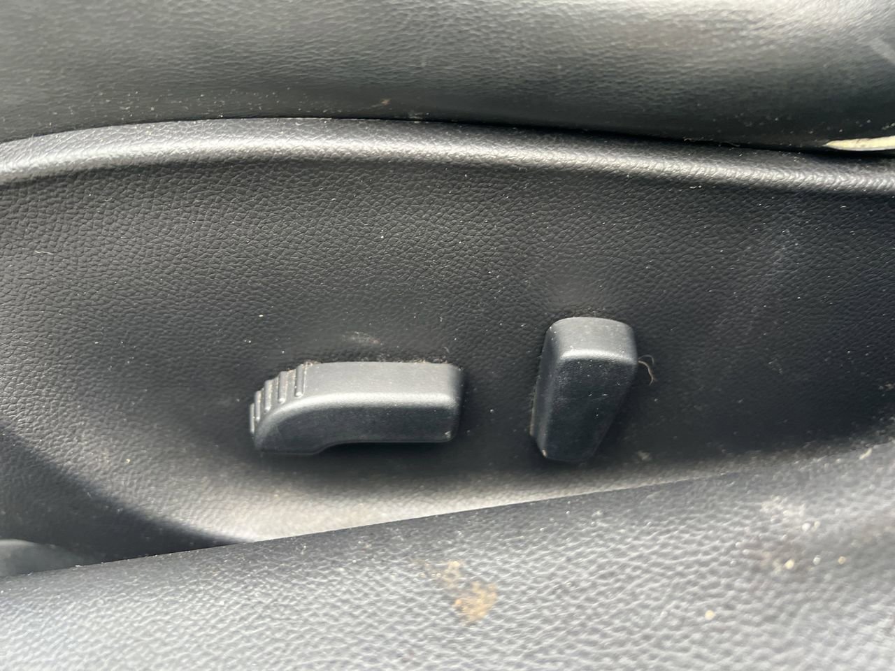 Used 2013 INFINITI G37 x w/ Premium Pkg image 26