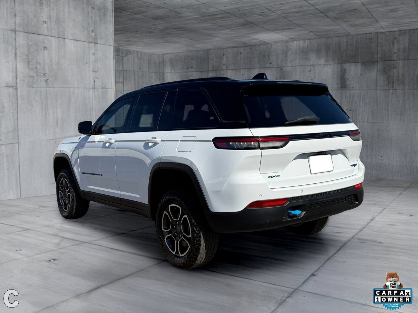 Used 2023 Jeep Grand Cherokee Trailhawk AWD/4WD image 4