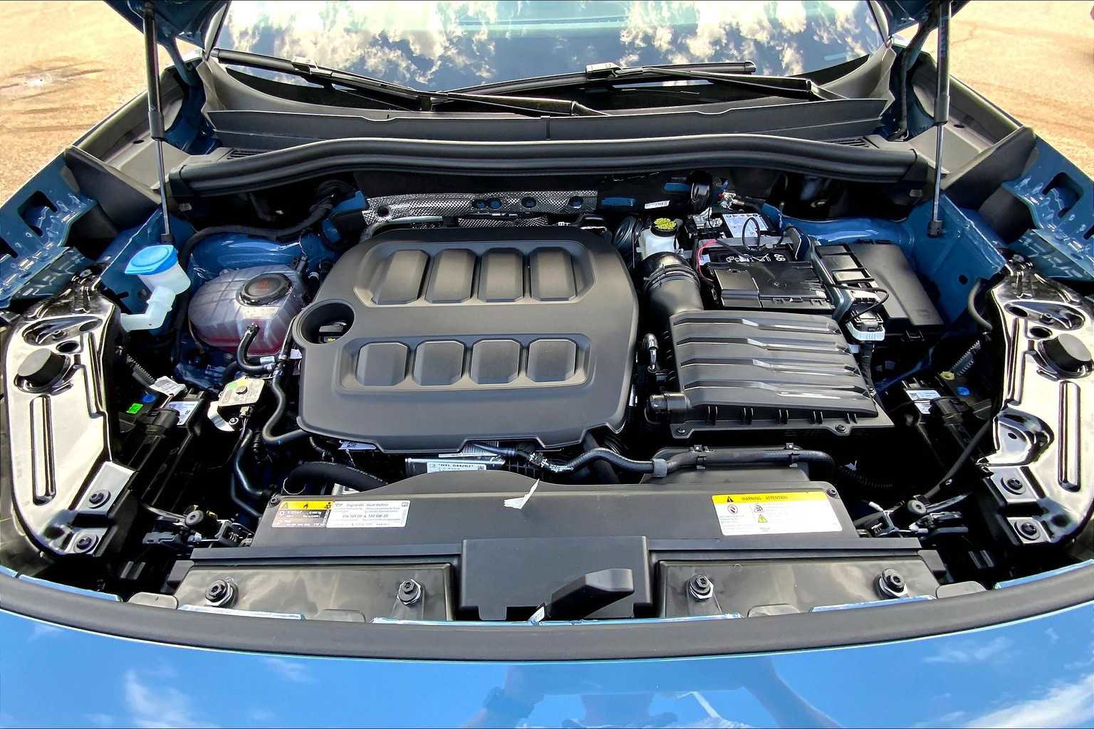 New 2025 Volkswagen Tiguan SE AWD/4WD image 16