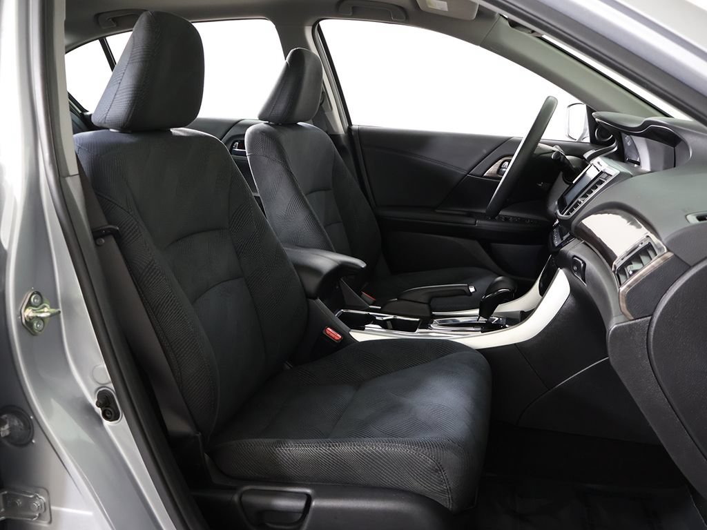 Used 2017 Honda Accord EX image 29