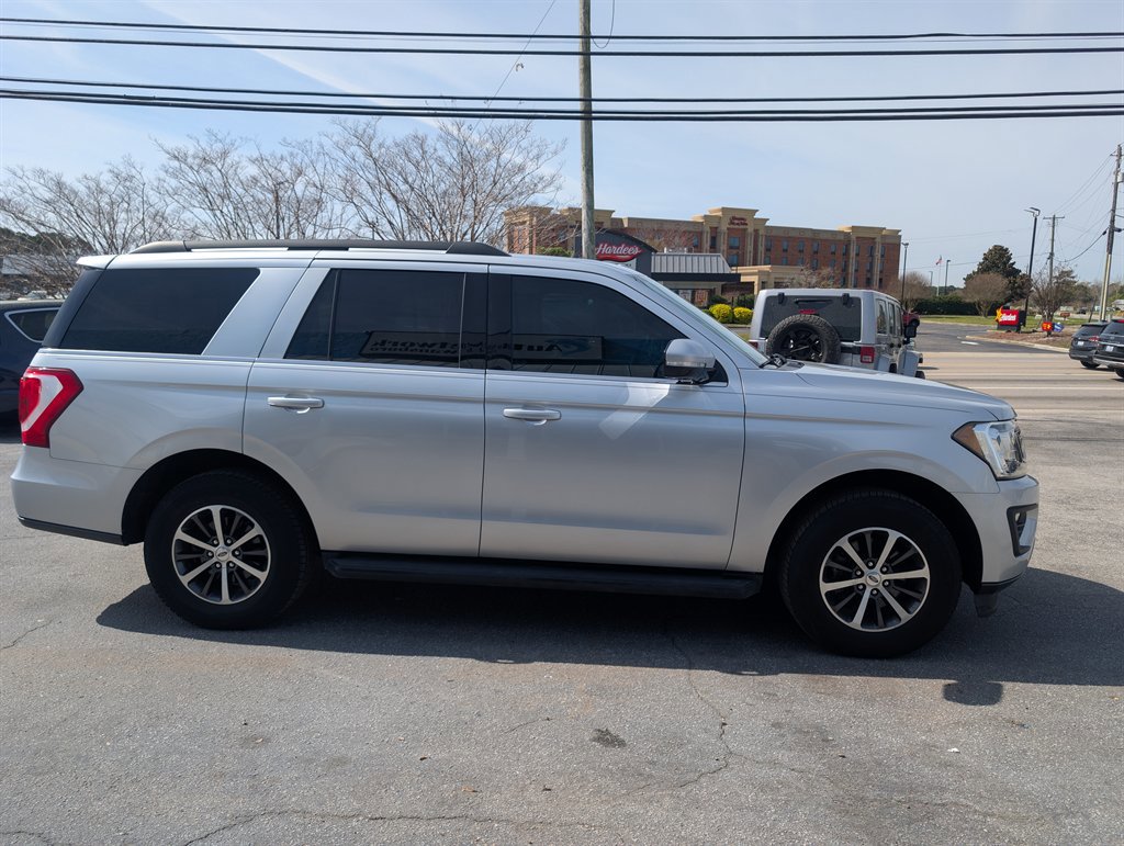 Used 2019 Ford Expedition XLT w/ Equipment Group 201A AWD/4WD image 4