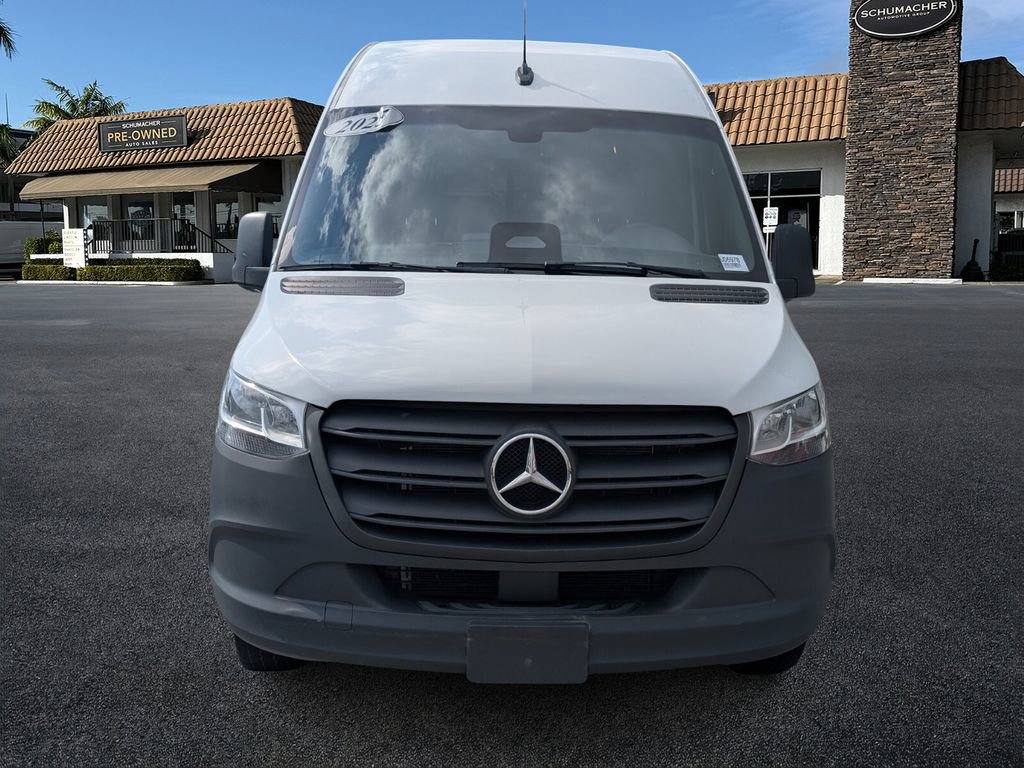 Used 2025 Mercedes-Benz Sprinter 2500 image 2