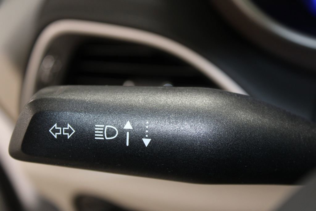 Used 2024 Chrysler Voyager LX FWD image 44