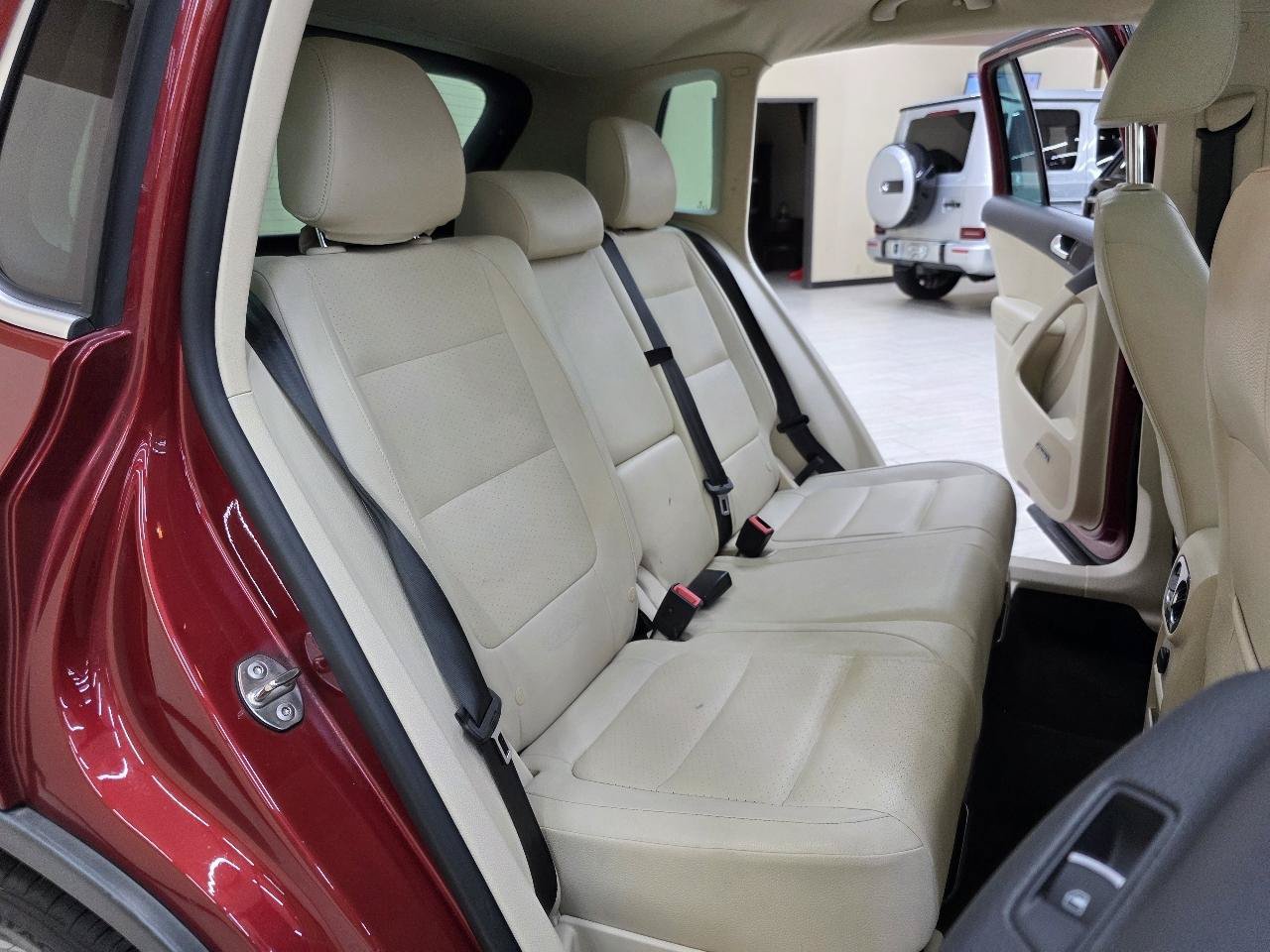 Used 2014 Volkswagen Tiguan SEL FWD image 22