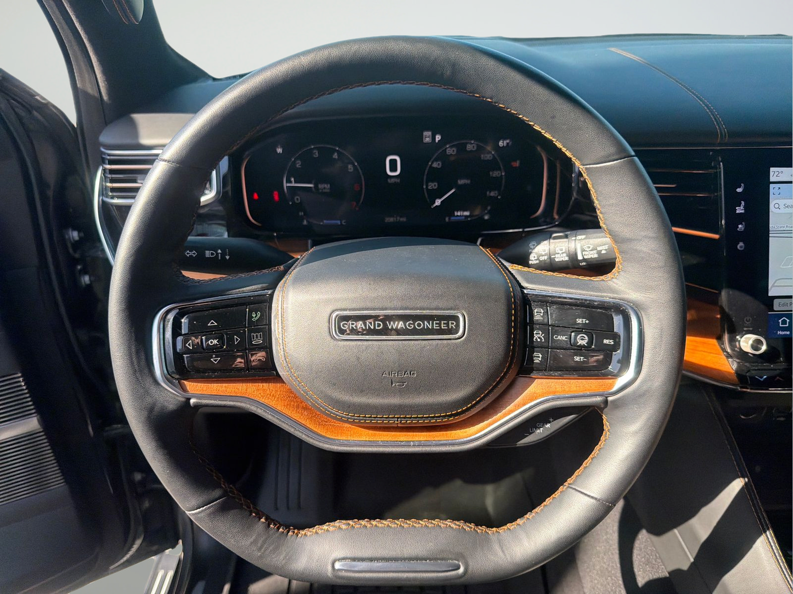 Used 2024 Jeep Grand Wagoneer Series III AWD/4WD image 36