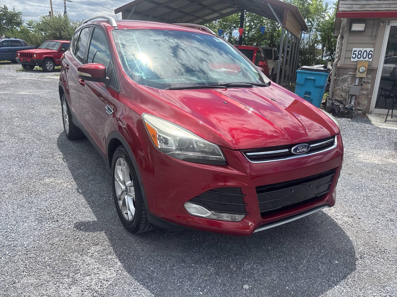 Used 2016 Ford Escape Titanium w/ Equipment Group 301A FWD image 2