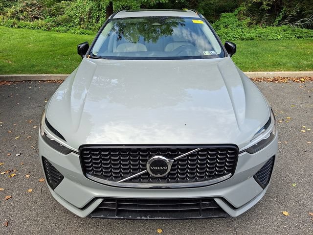 Used 2025 Volvo XC60 B5 Plus w/ Climate Package AWD/4WD image 2