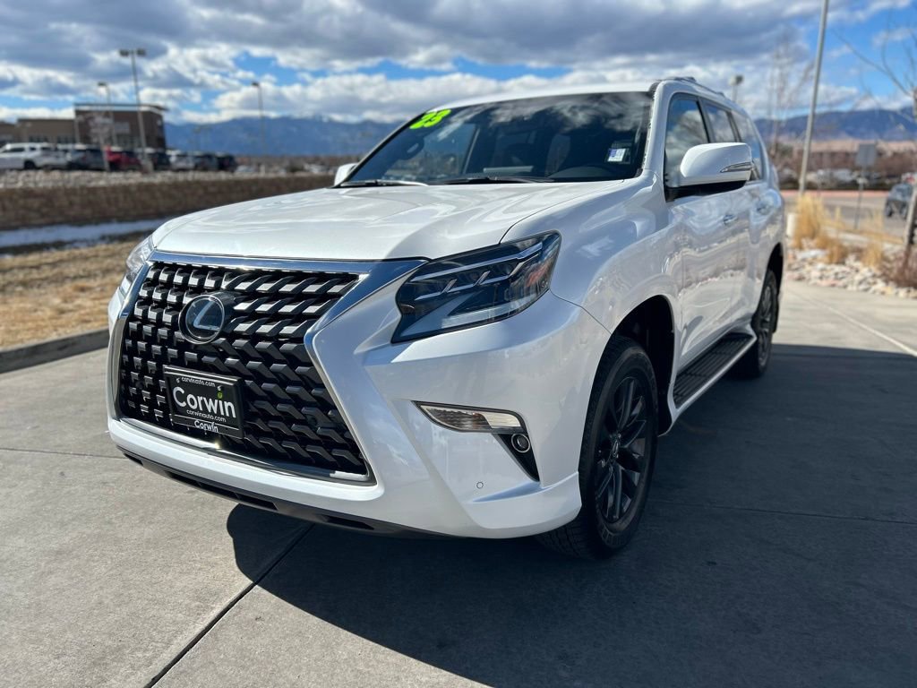 Used 2023 Lexus GX 460 Premium w/ Premium Package image 3