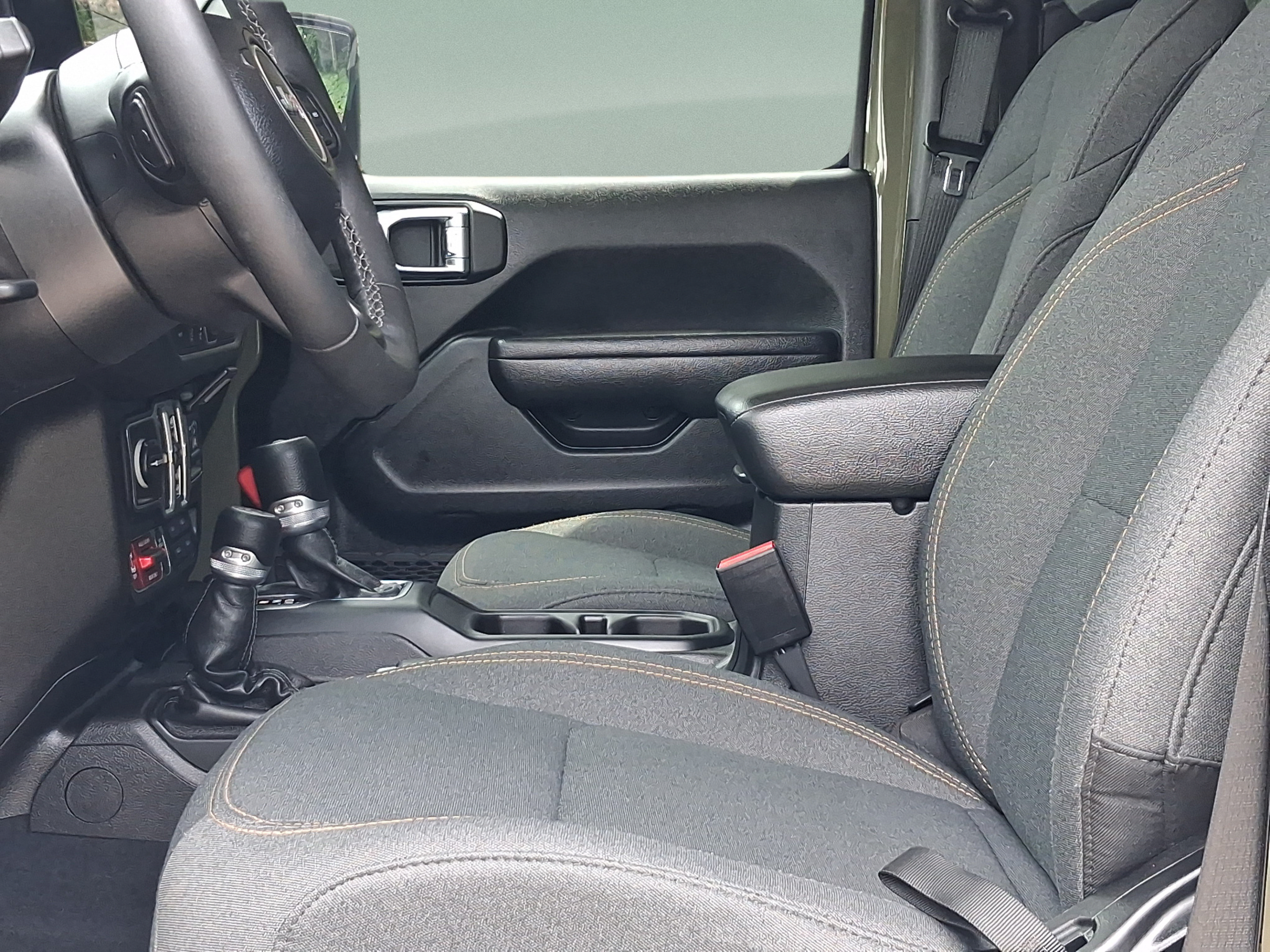 Used 2025 Jeep Wrangler Unlimited Sport AWD/4WD image 10