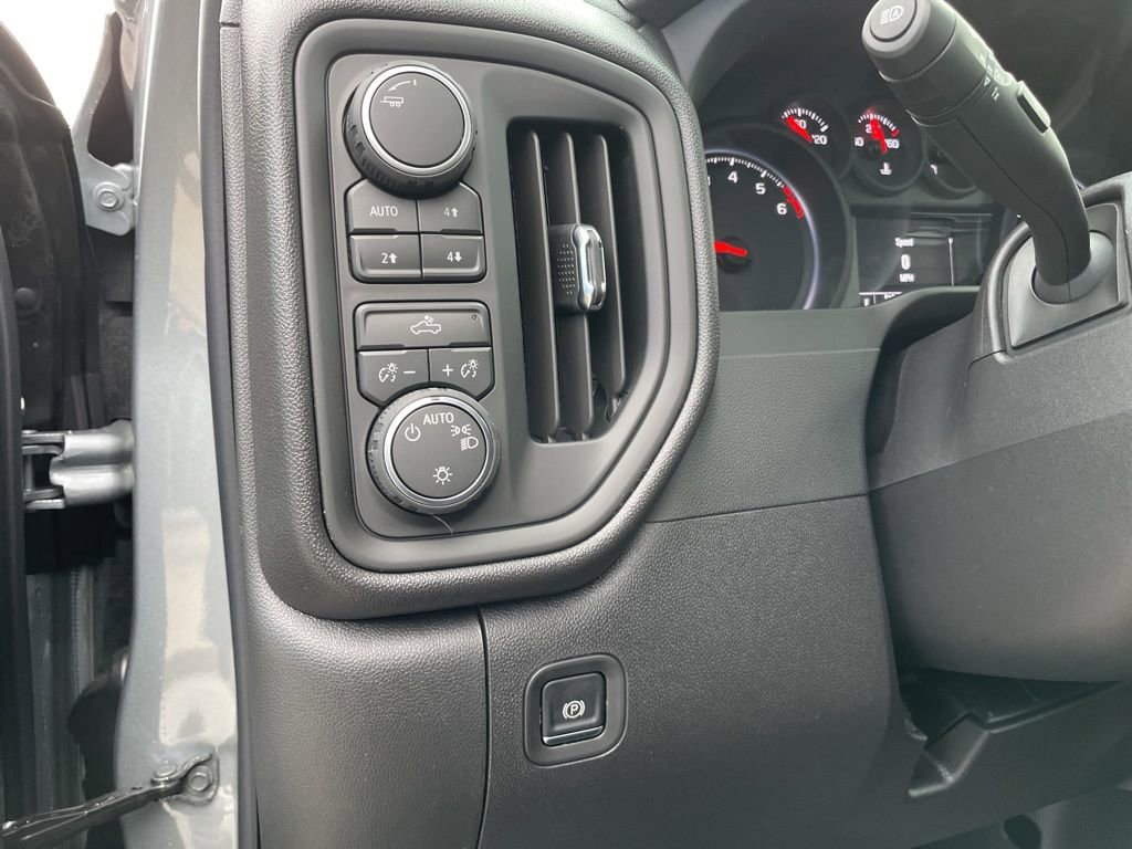 New 2026 Chevrolet Silverado 1500 Custom Trail Boss w/ Turbomax Blackout Package image 9