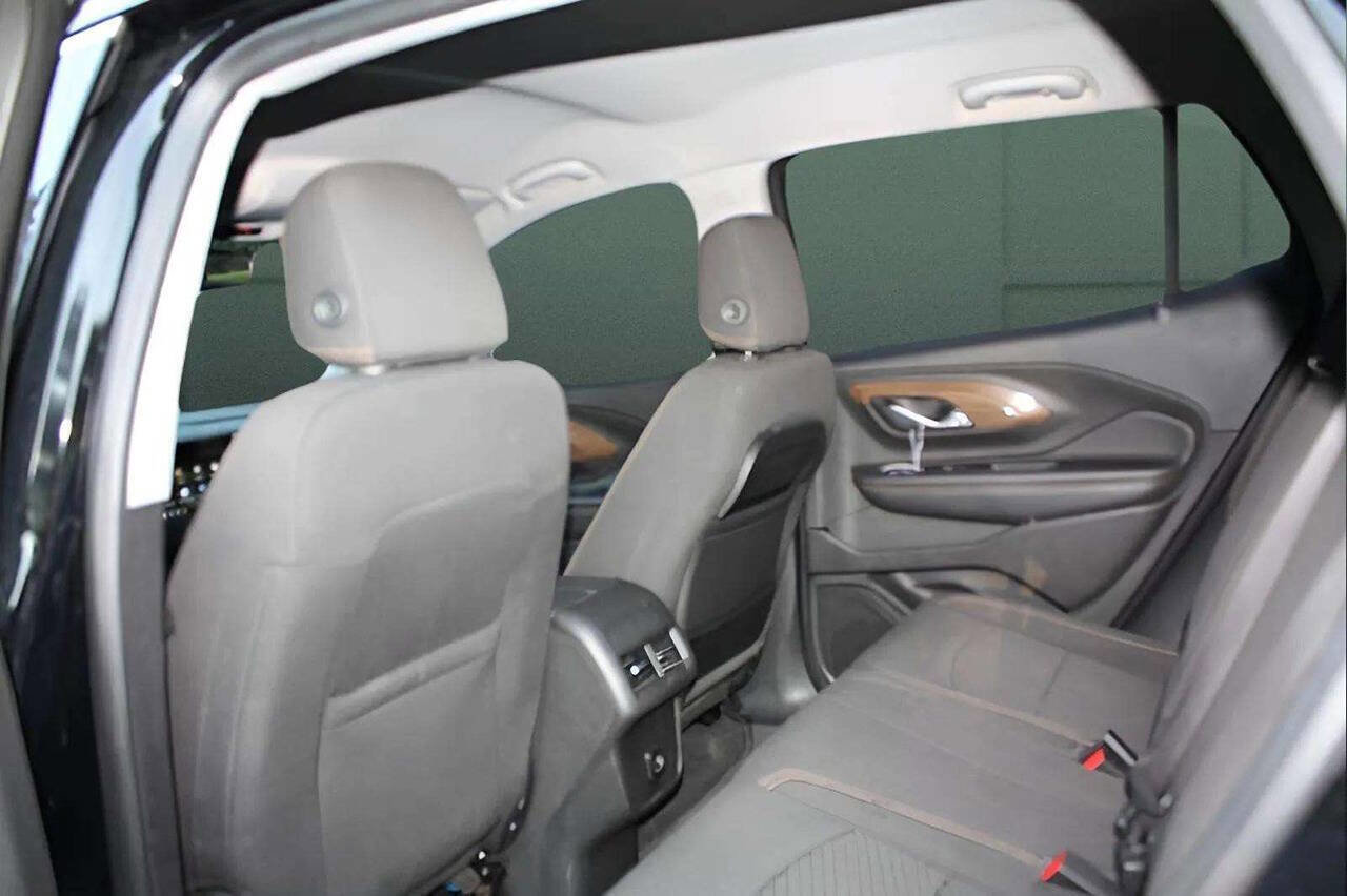 Used 2018 GMC Terrain SLE w/ Driver Convenience Package image 19