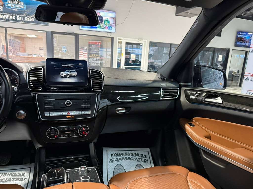 Used 2018 Mercedes-Benz GLS 550 4MATIC w/ Offroad Package image 26