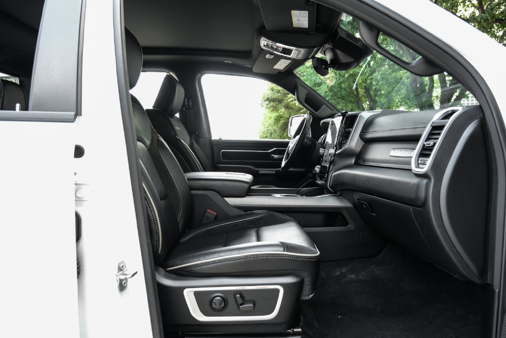 Used 2023 RAM 1500 Laramie AWD/4WD image 50