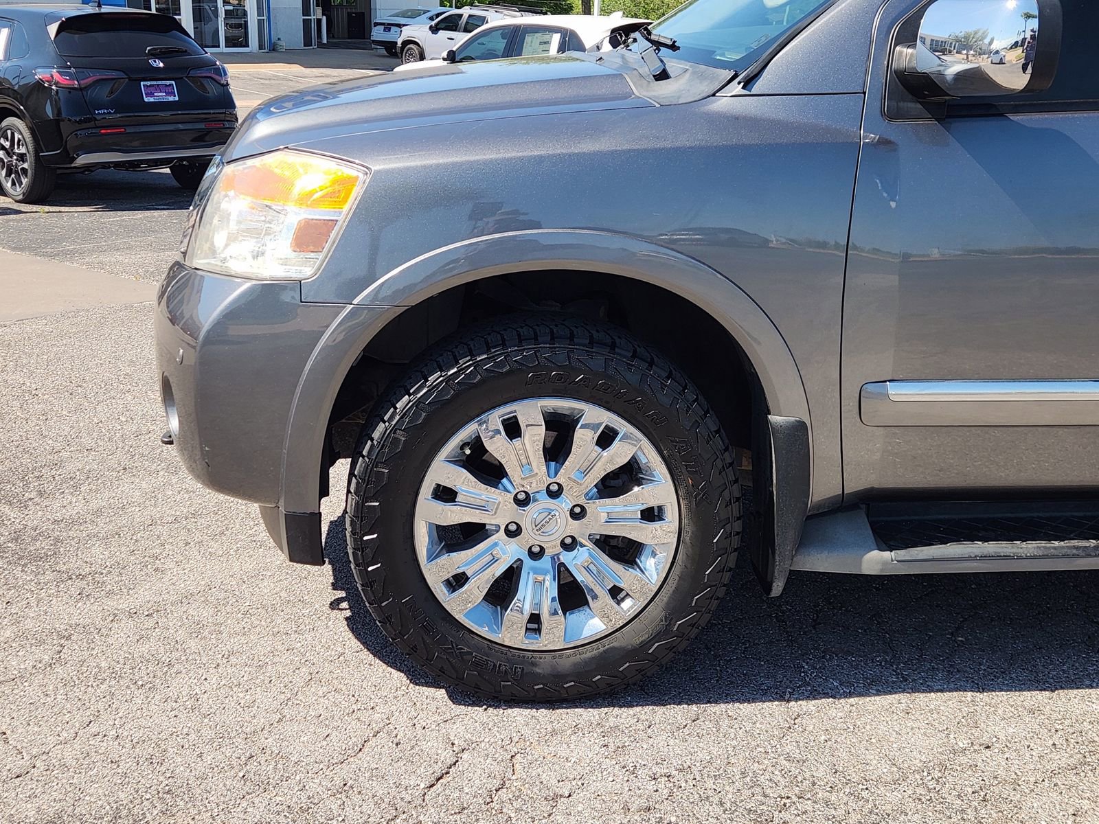 Used 2015 Nissan Armada Platinum w/ 2nd Row Captain Seat Package AWD/4WD image 9
