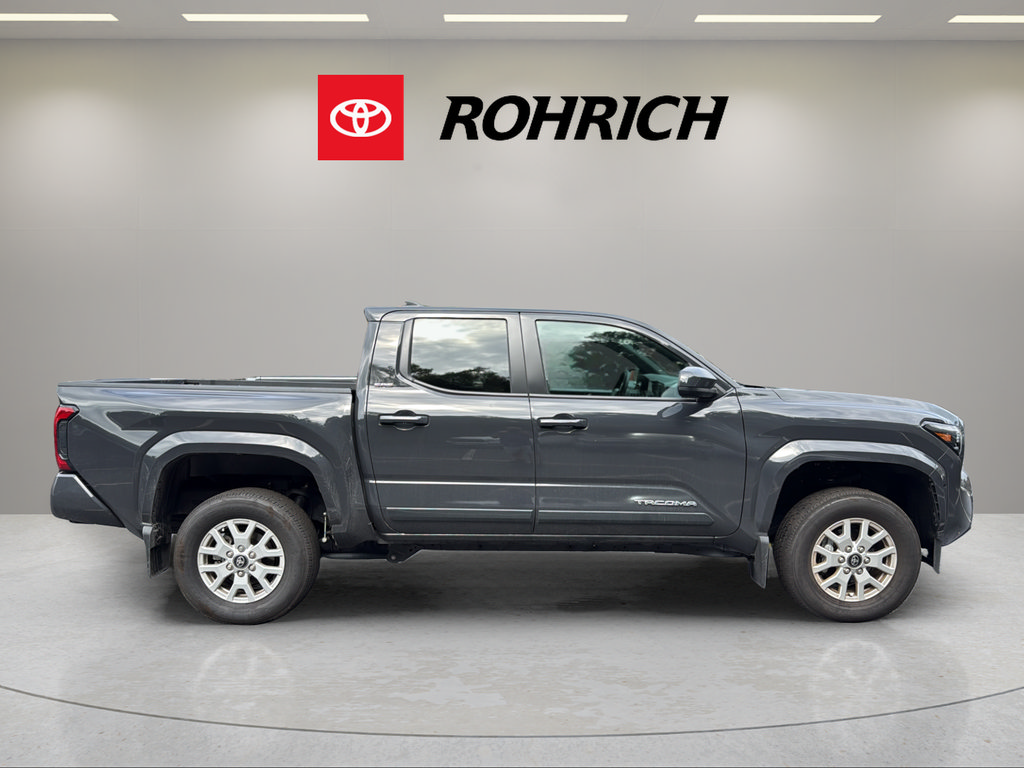 Certified 2025 Toyota Tacoma SR5 AWD/4WD image 5