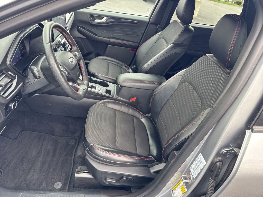 Used 2024 Ford Escape ST-Line w/ Tech Pack #1 AWD/4WD image 18