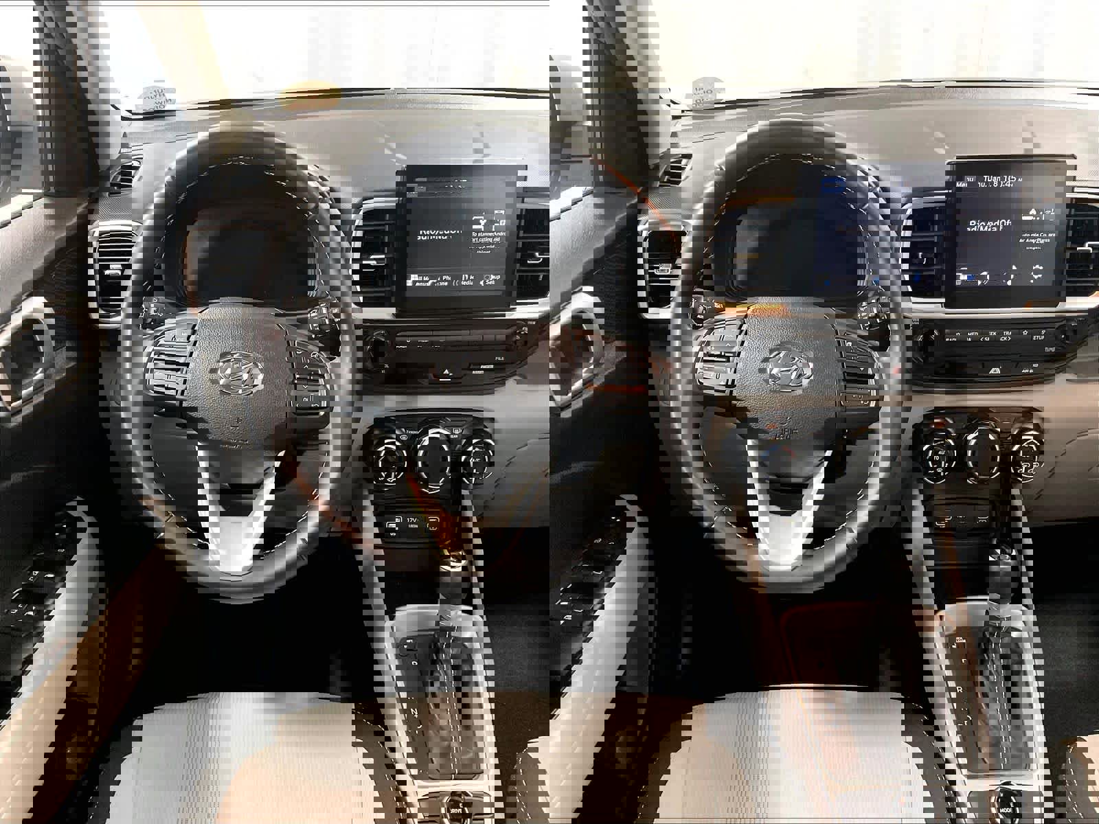 Used 2023 Hyundai Venue SEL image 17