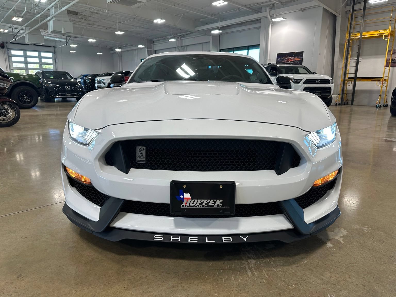 Used 2018 Ford Mustang Shelby GT350 w/ Electronics Package RWD image 2