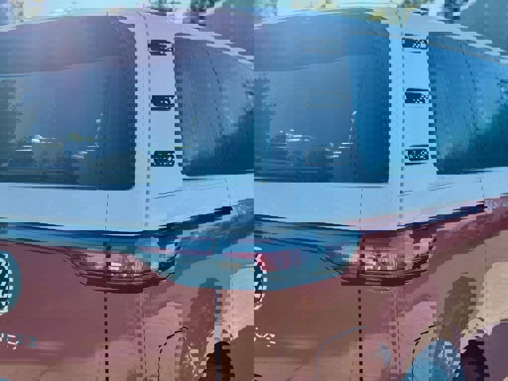 New 2025 Volkswagen ID. Buzz 1st Edition image 9