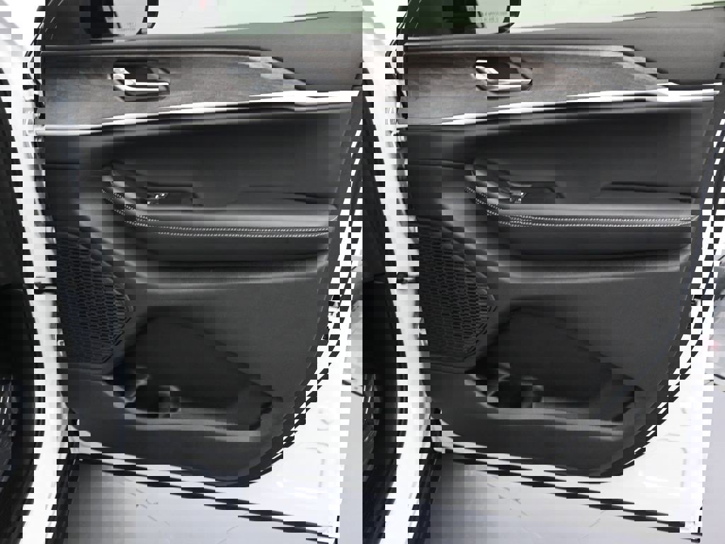 New 2025 Jeep Grand Cherokee Limited image 32