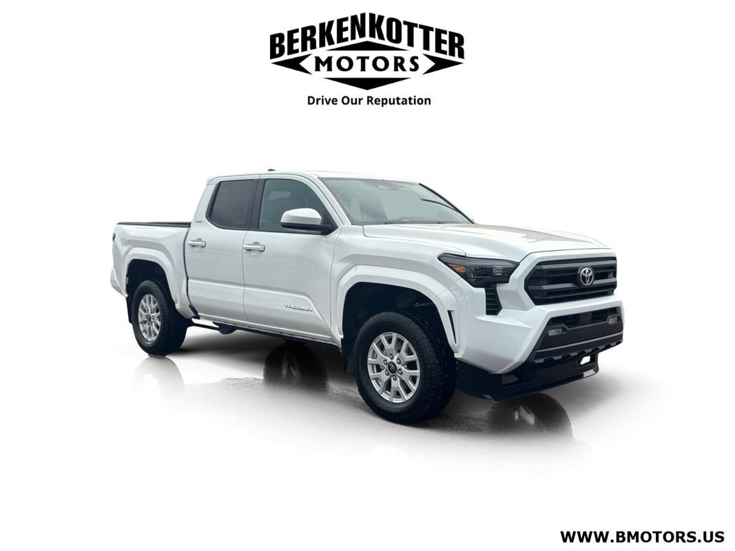 Used 2024 Toyota Tacoma SR5 AWD/4WD image 1