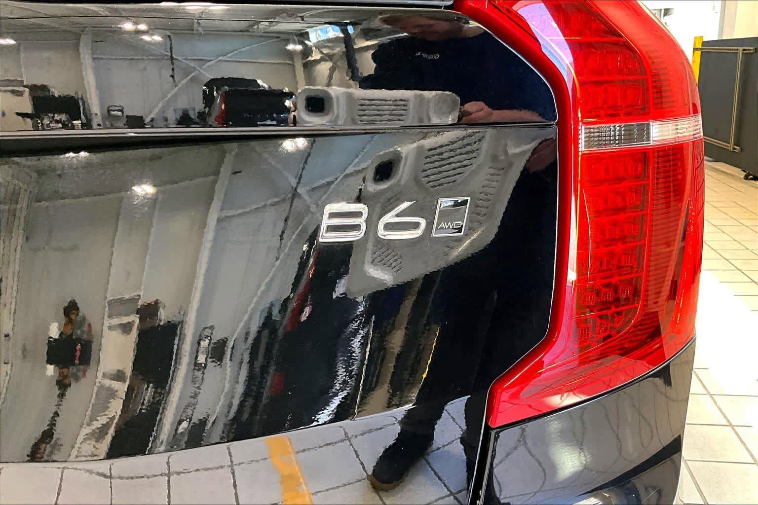 Certified 2023 Volvo XC90 B6 Plus w/ Protection Package Premier AWD/4WD image 10