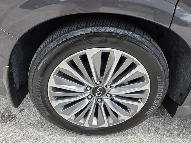 Certified 2026 INFINITI QX80 Luxe w/ Cargo Package AWD/4WD image 22