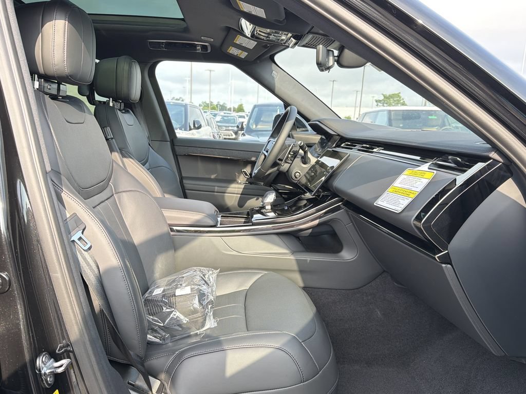 New 2026 Land Rover Range Rover Sport Dynamic SE AWD/4WD image 16