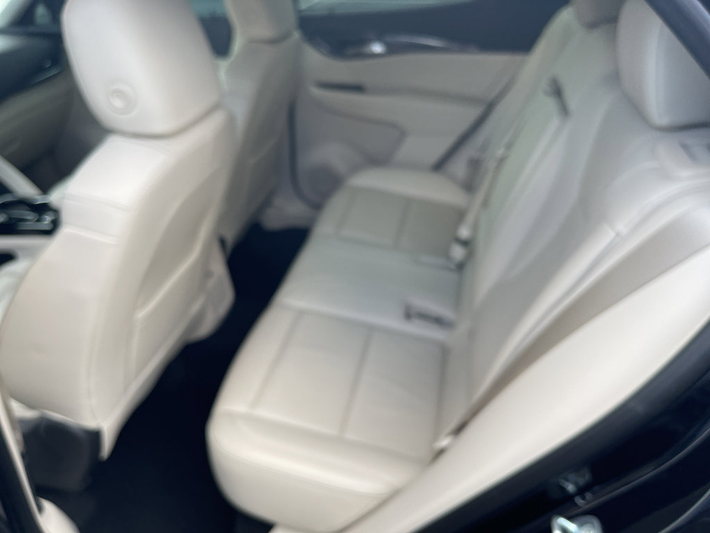 Used 2021 Buick Envision Essence image 30