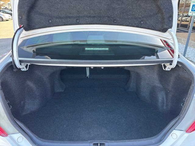 Used 2014 Toyota Camry LE image 12